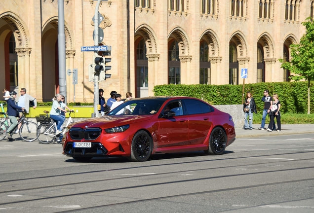 BMW M5 G90