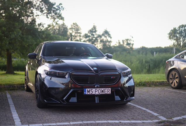 BMW M5 G90