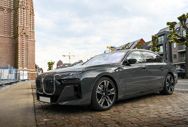 BMW M760e xDrive