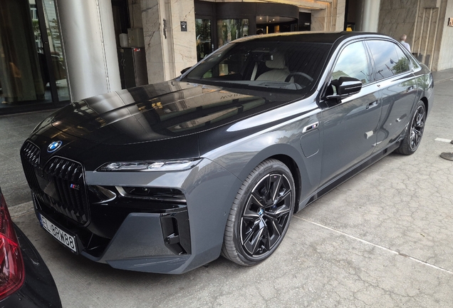 BMW M760e xDrive