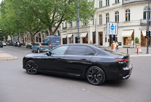 BMW M760e xDrive