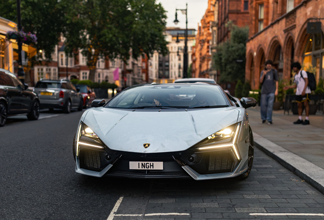 Lamborghini Revuelto