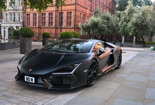 Lamborghini Revuelto