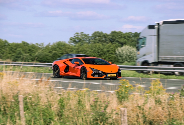 Lamborghini Revuelto