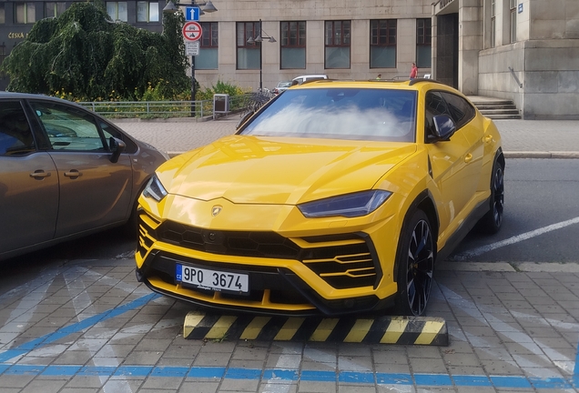 Lamborghini Urus