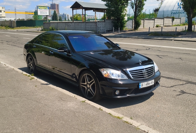 Mercedes-Benz S 65 AMG V221