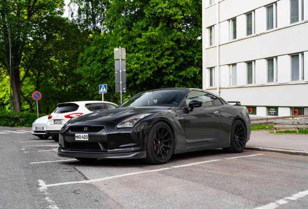 Nissan GT-R