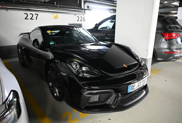 Porsche 718 Cayman GT4
