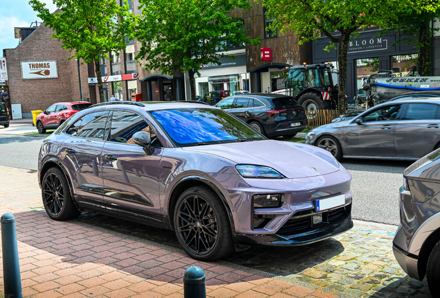 Porsche Macan EV Turbo