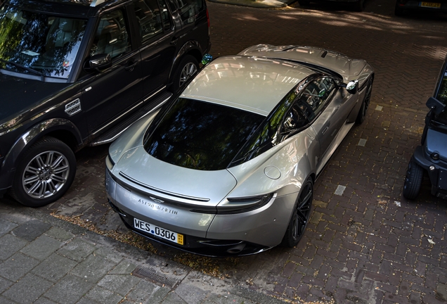 Aston Martin DB12