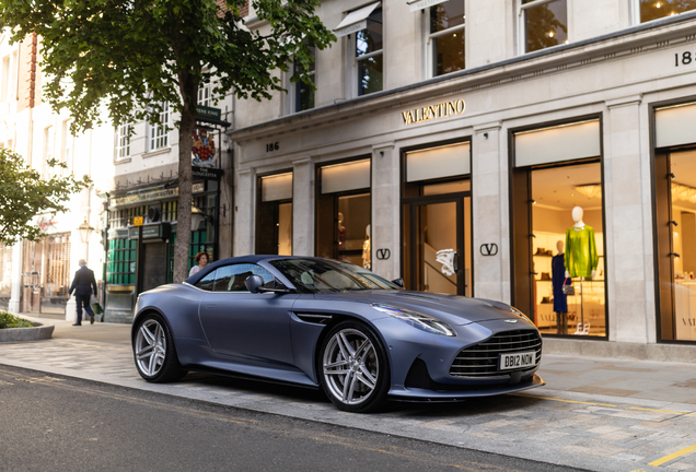 Aston Martin DB12 Volante