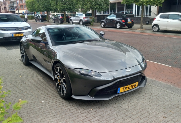 Aston Martin V8 Vantage 2018