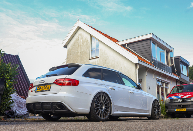 Audi RS4 Avant B8