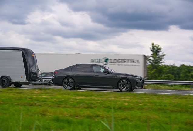 BMW M760e xDrive