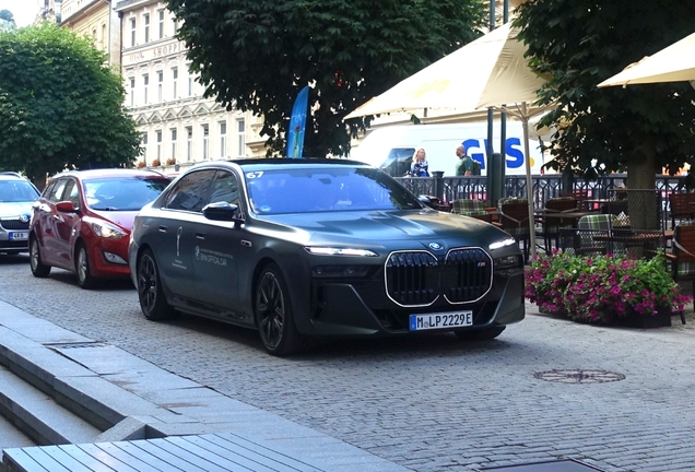 BMW M760e xDrive