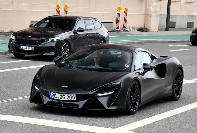 McLaren Artura Spider