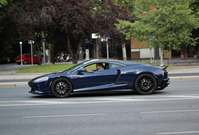 McLaren GT