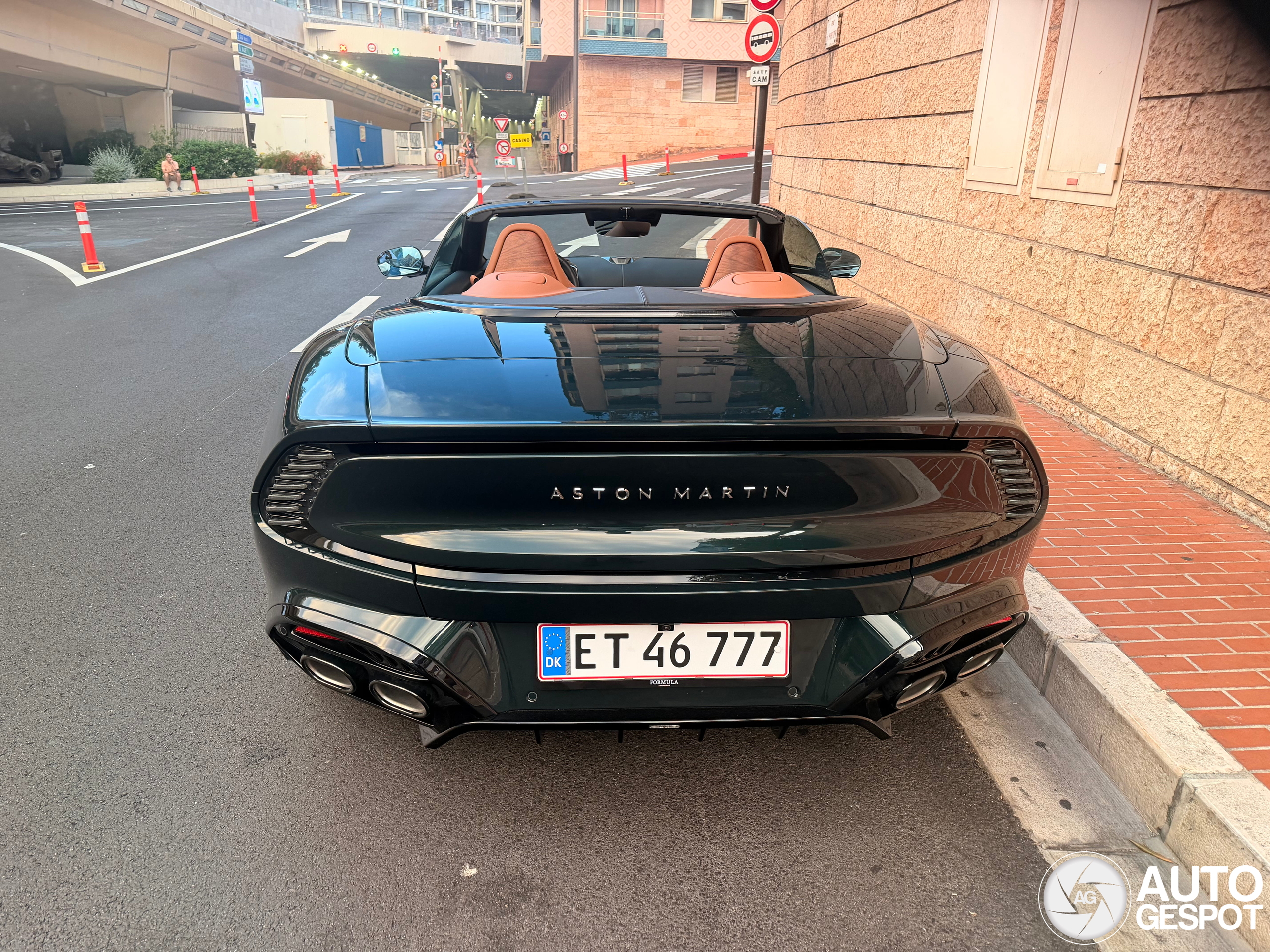 Feestnummer: Aston Martin Vanquish Volante 60th Anniversary Edition gespot in Monaco
