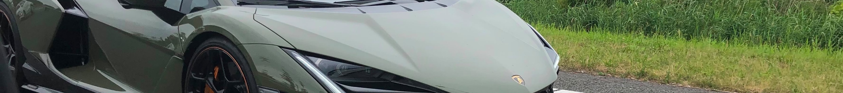 Lamborghini Revuelto