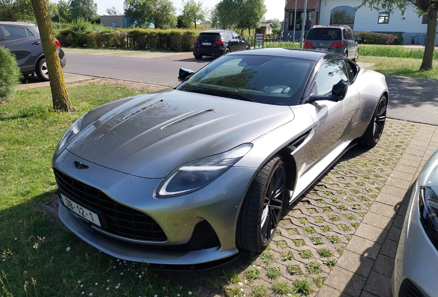 Aston Martin DB12