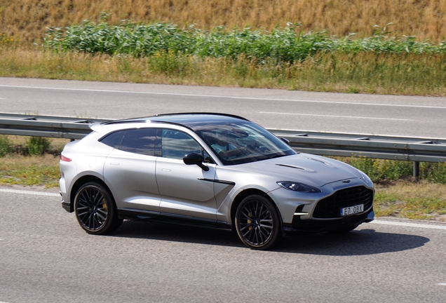 Aston Martin DBX707