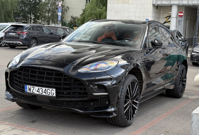 Aston Martin DBX707
