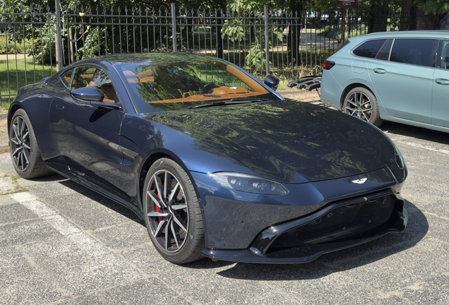 Aston Martin V8 Vantage 2018