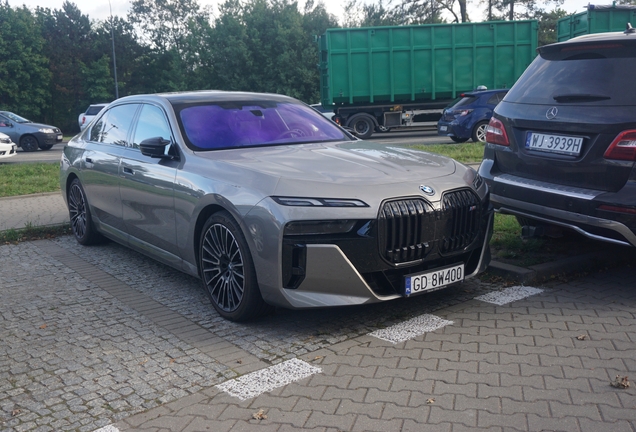 BMW M760e xDrive