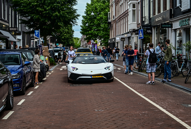 Lamborghini Aventador LP750-4 SuperVeloce Roadster