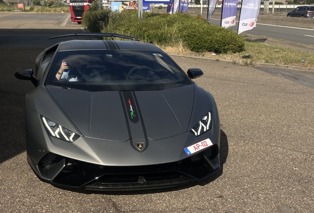 Lamborghini Huracán LP640-4 Performante