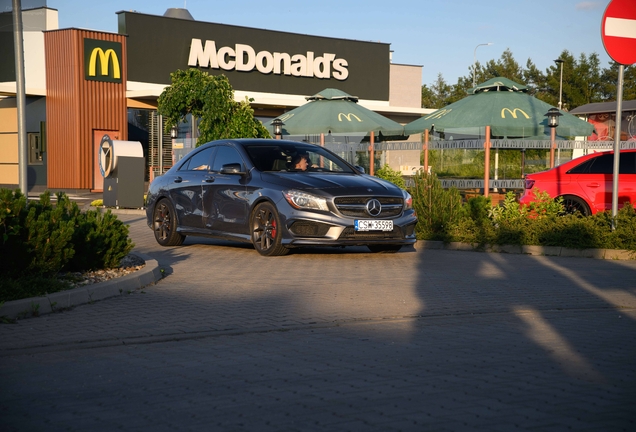 Mercedes-Benz CLA 45 AMG C117
