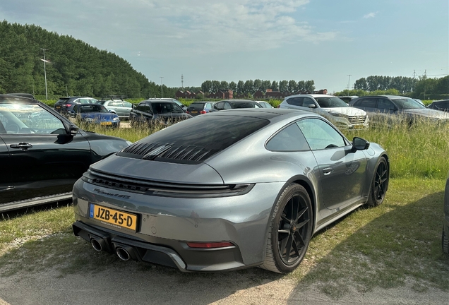 Porsche 992 Carrera 4 GTS MkII