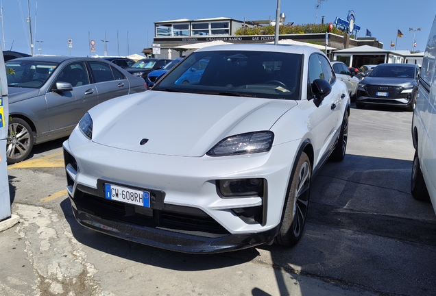 Porsche Macan EV Turbo