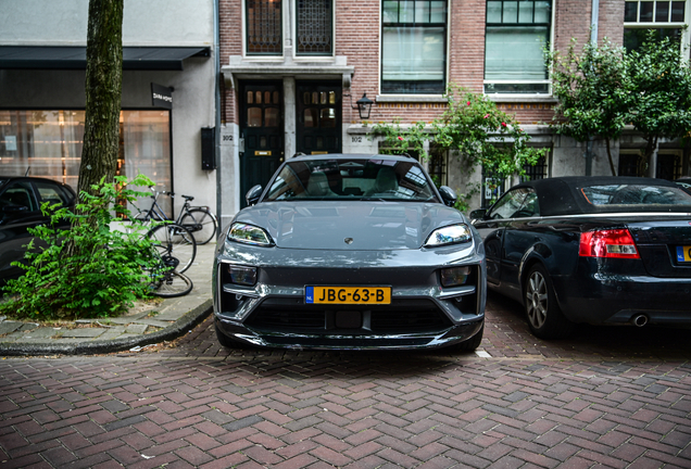 Porsche Macan EV Turbo