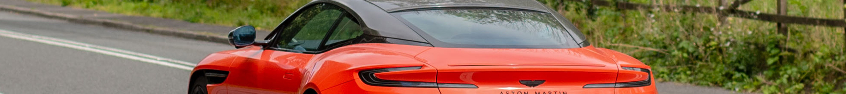 Aston Martin DB12