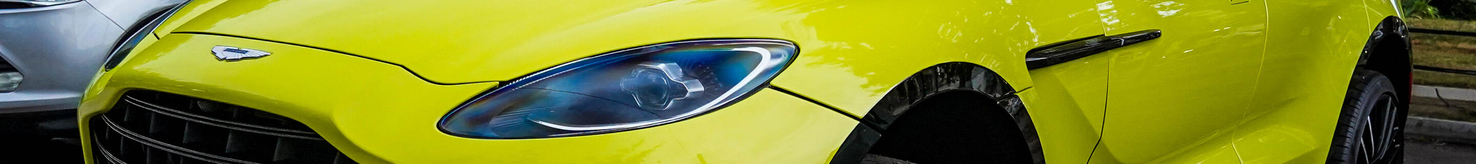 Aston Martin DBX707