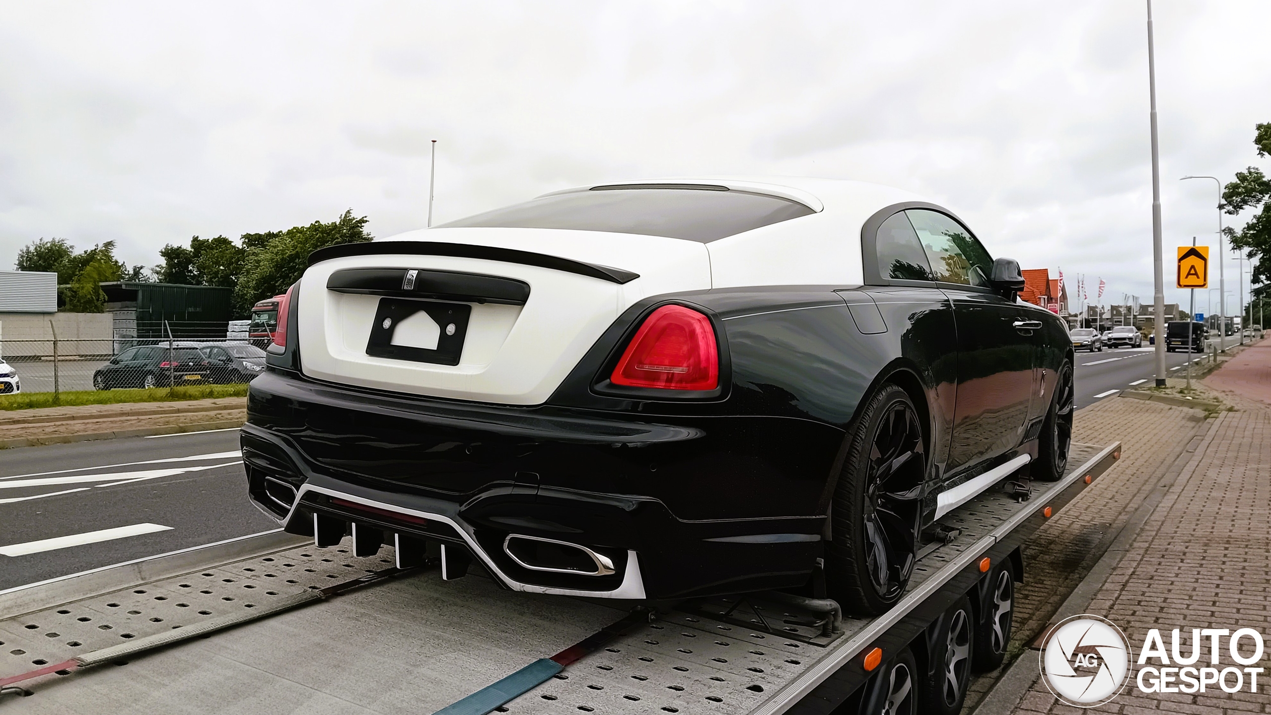 Rolls-Royce met Japanse bodykit duikt op in de bollenstreek