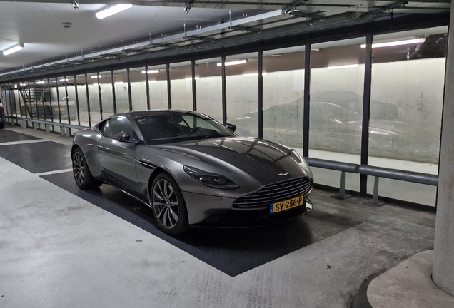 Aston Martin DB11 V8