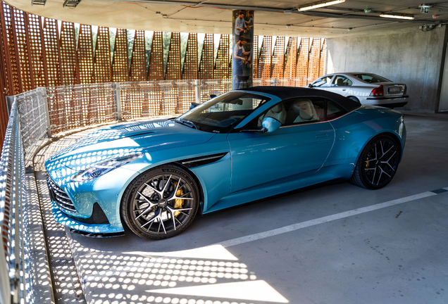 Aston Martin DB12 Volante