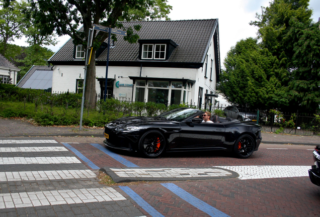 Aston Martin DBS Superleggera Volante