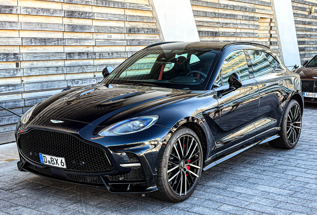 Aston Martin DBX S