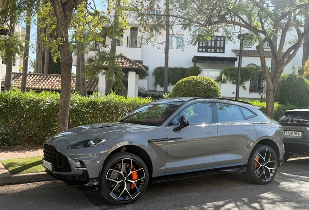 Aston Martin DBX707