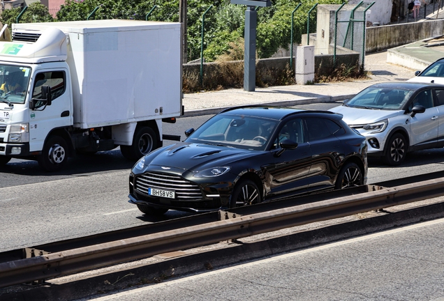 Aston Martin DBX707