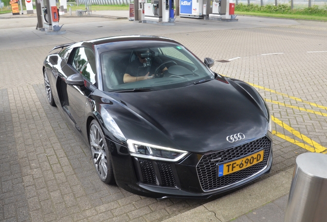 Audi R8 V10 Plus 2015