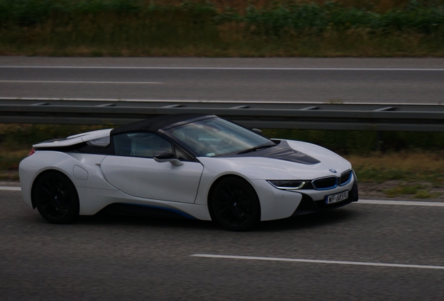 BMW i8 Roadster