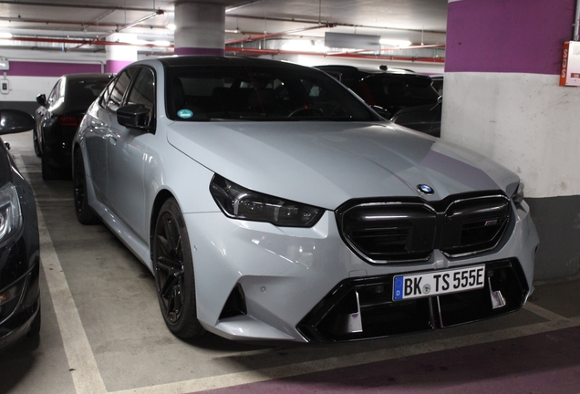 BMW M5 G90
