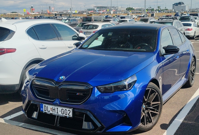 BMW M5 G90