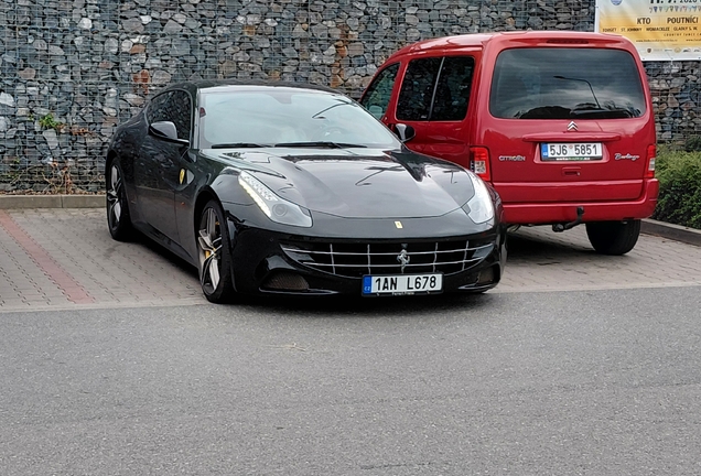 Ferrari FF