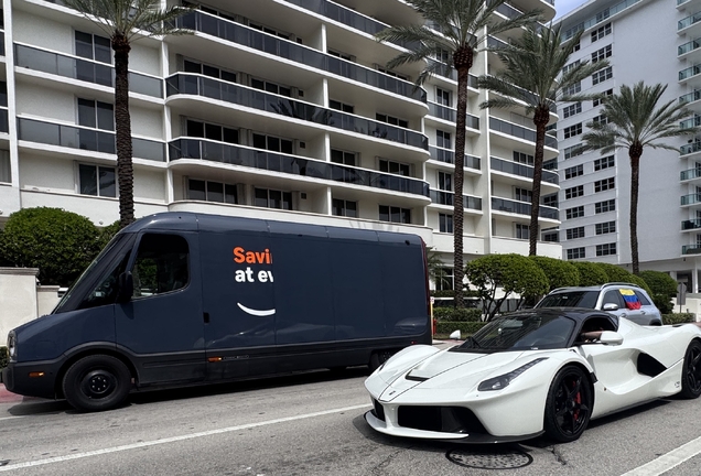 Ferrari LaFerrari Aperta