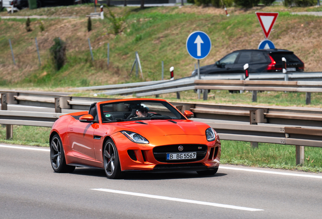 Jaguar F-TYPE S V8 Convertible